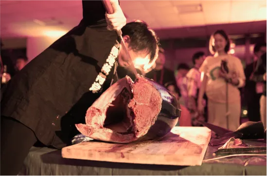 伝統と革新が交差する、次世代のマグロ解体ショー「MAGURO+」